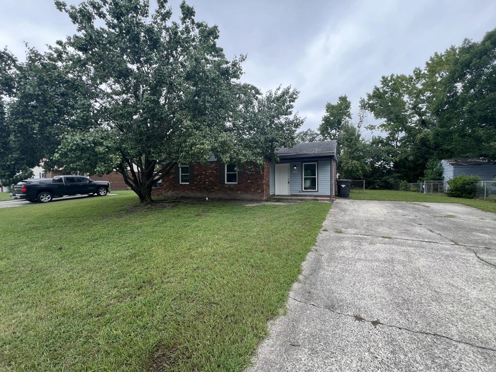 3209 E Gerald Drive, 