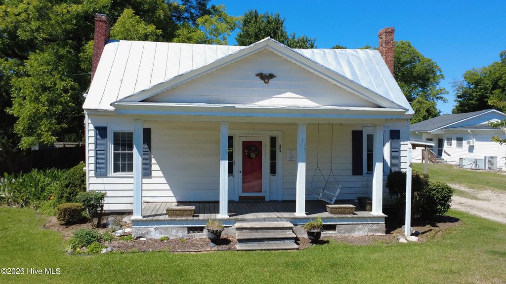 302 N Front Street, Hamilton
