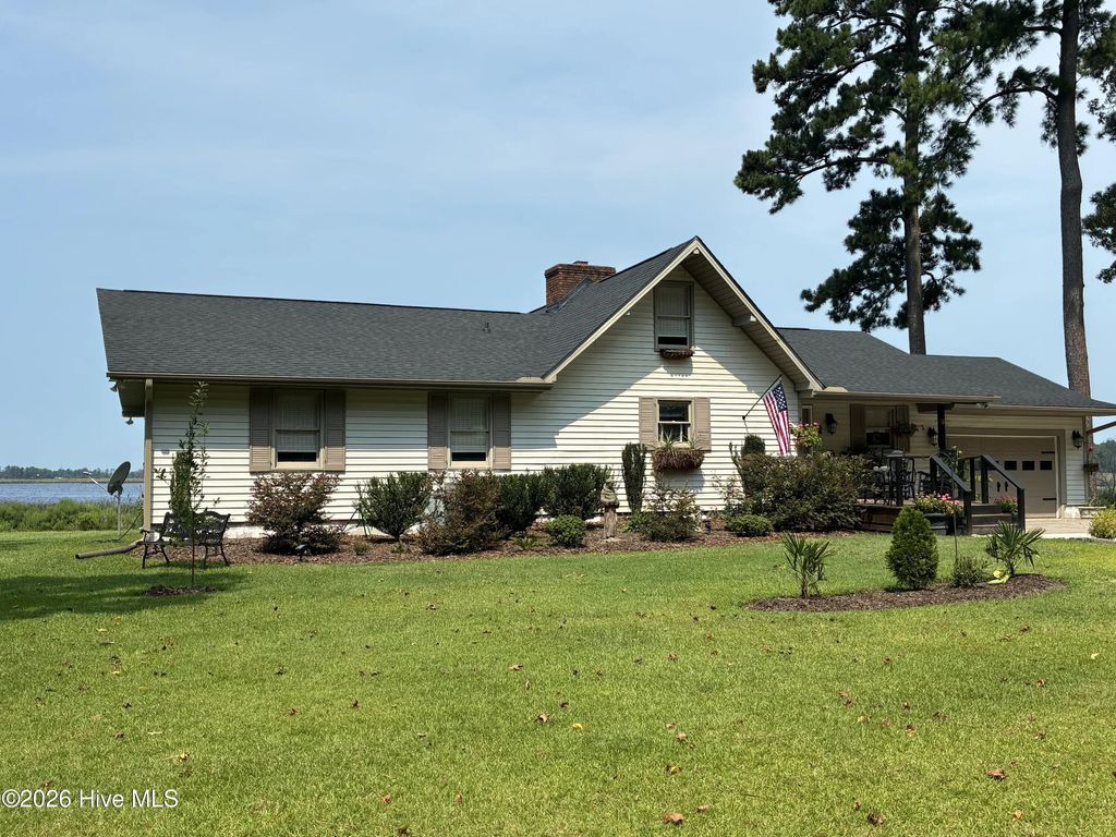 639 Crabtree Road, Belhaven