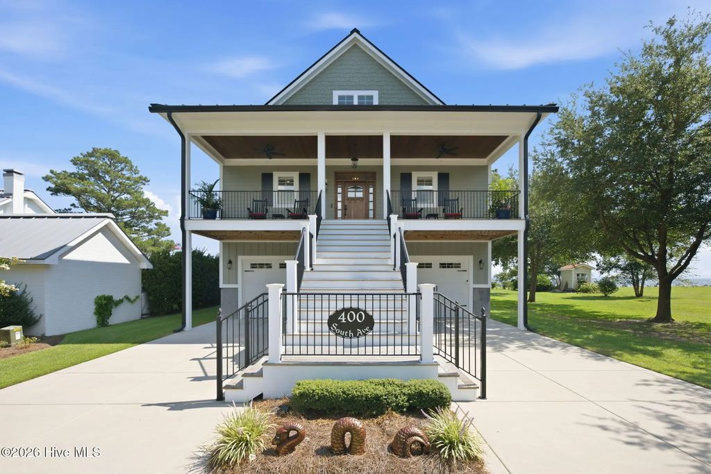 400 South Avenue, Oriental