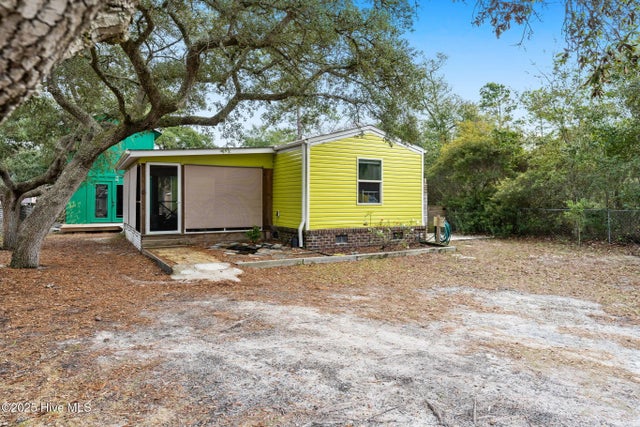 118 Ne 67th Street, Oak Island