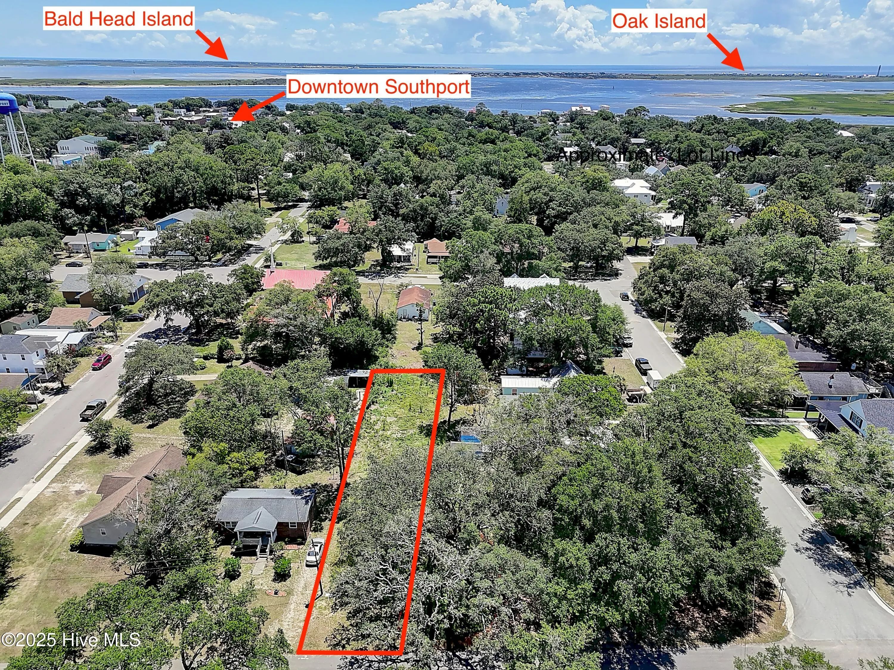 205 W Leonard Street, Southport