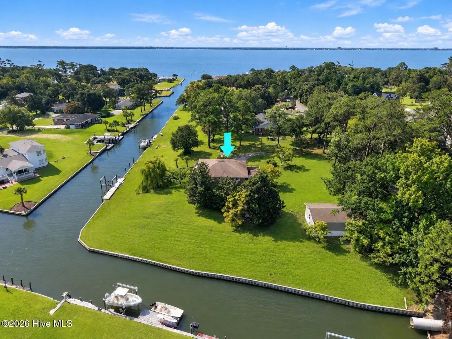 315 Holly Lane, Newport