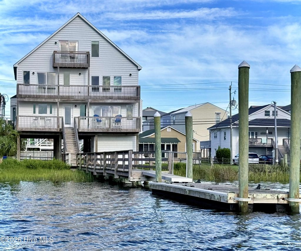 517 Canal Drive, Carolina Beach