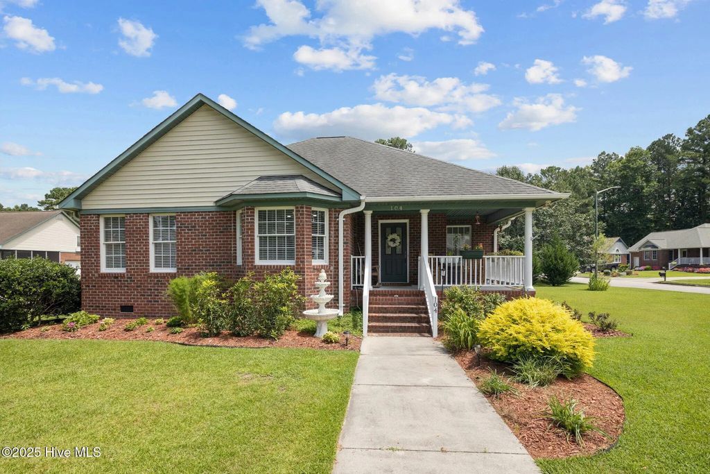 104 Boleyn Loop, New Bern