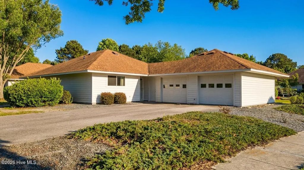 928 Summerlin Falls Court, Wilmington