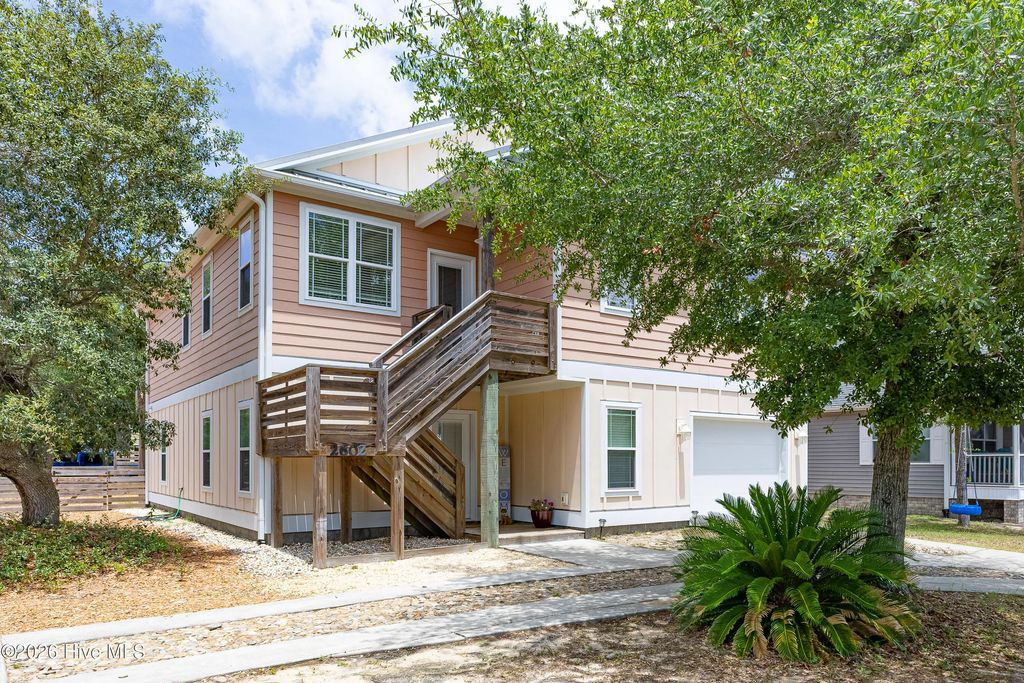 2602 E Oak Island Drive, Oak Island