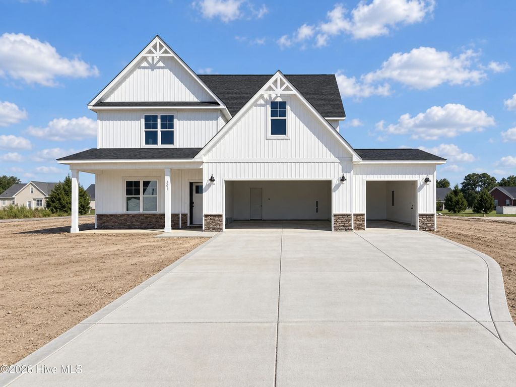 301 Hudson Village Drive, La Grange