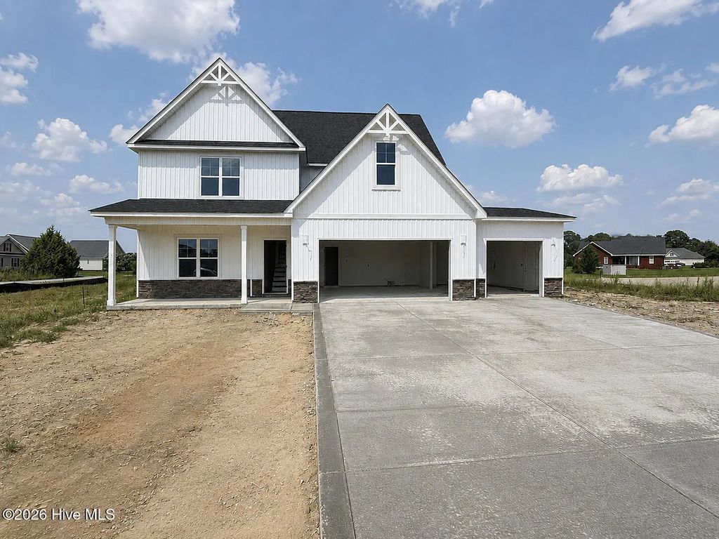 301 Hudson Village Drive, La Grange