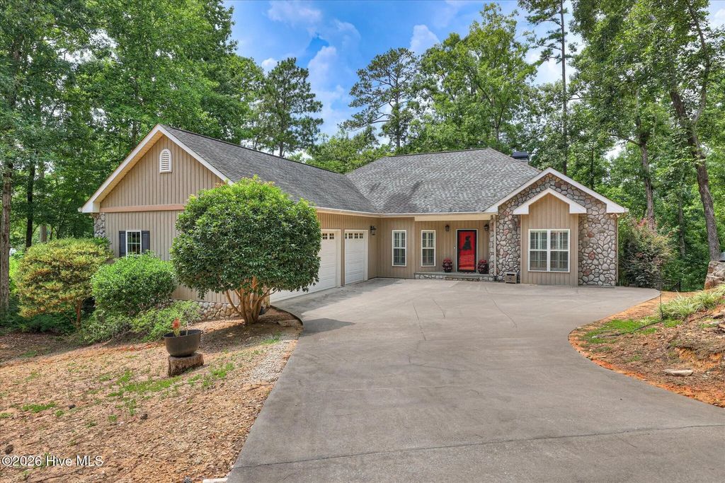 207 Rolland Place, McCormick