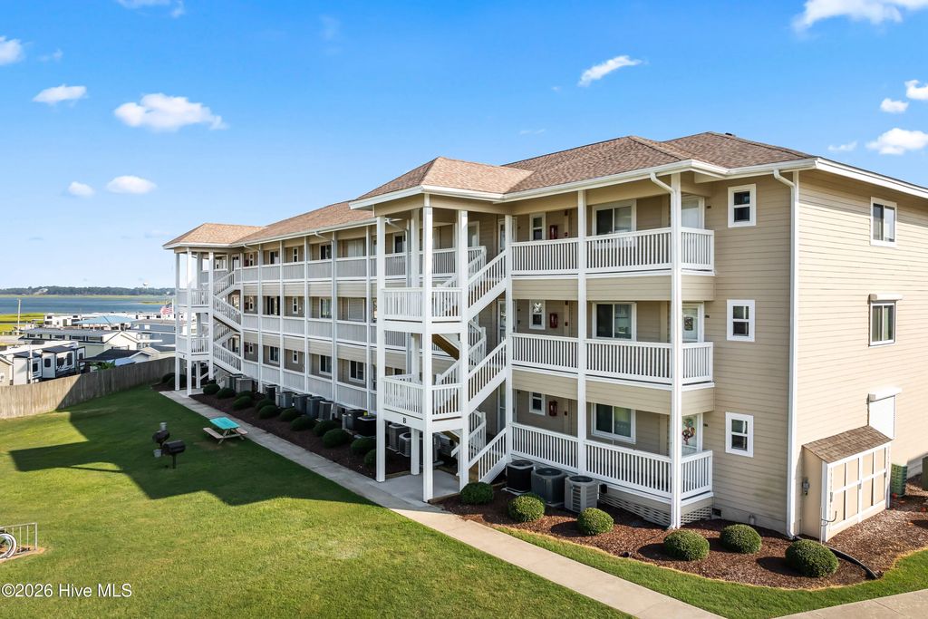 650 Cedar Point Boulevard B25, Cedar Point