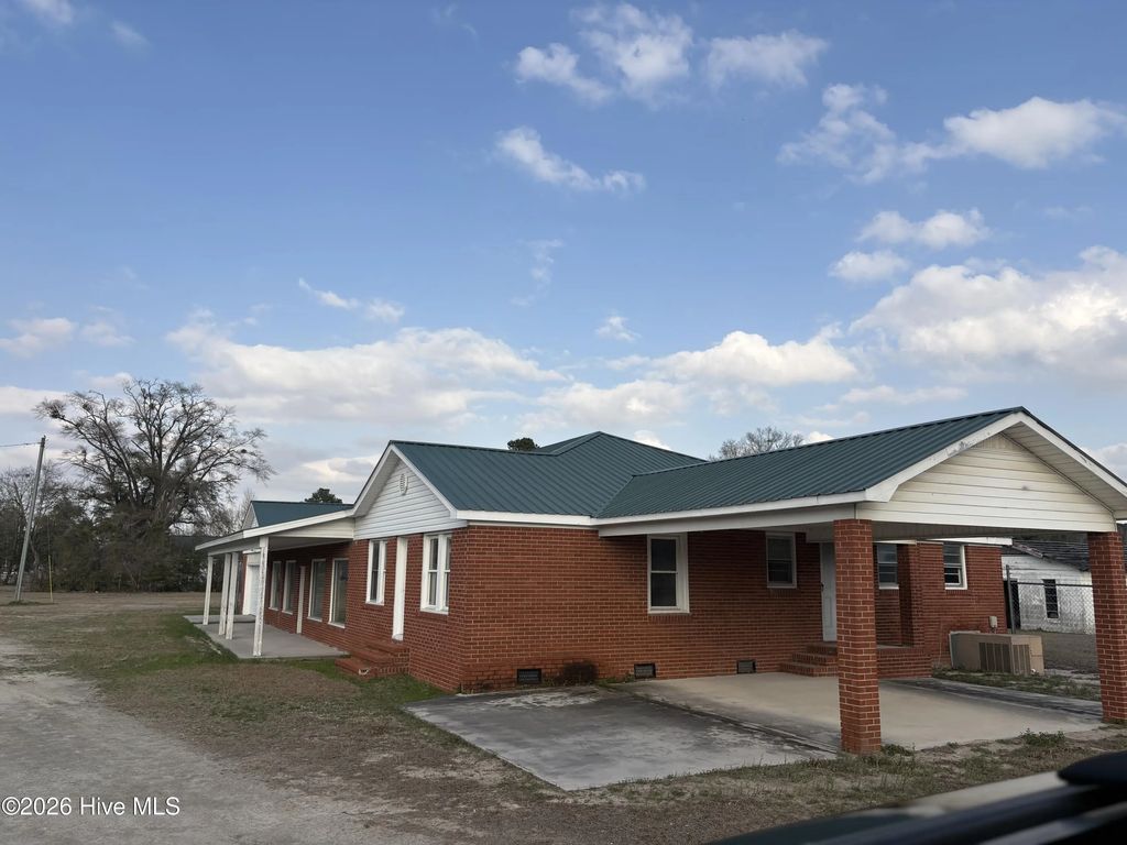 4509 Carolina 41, Wallace