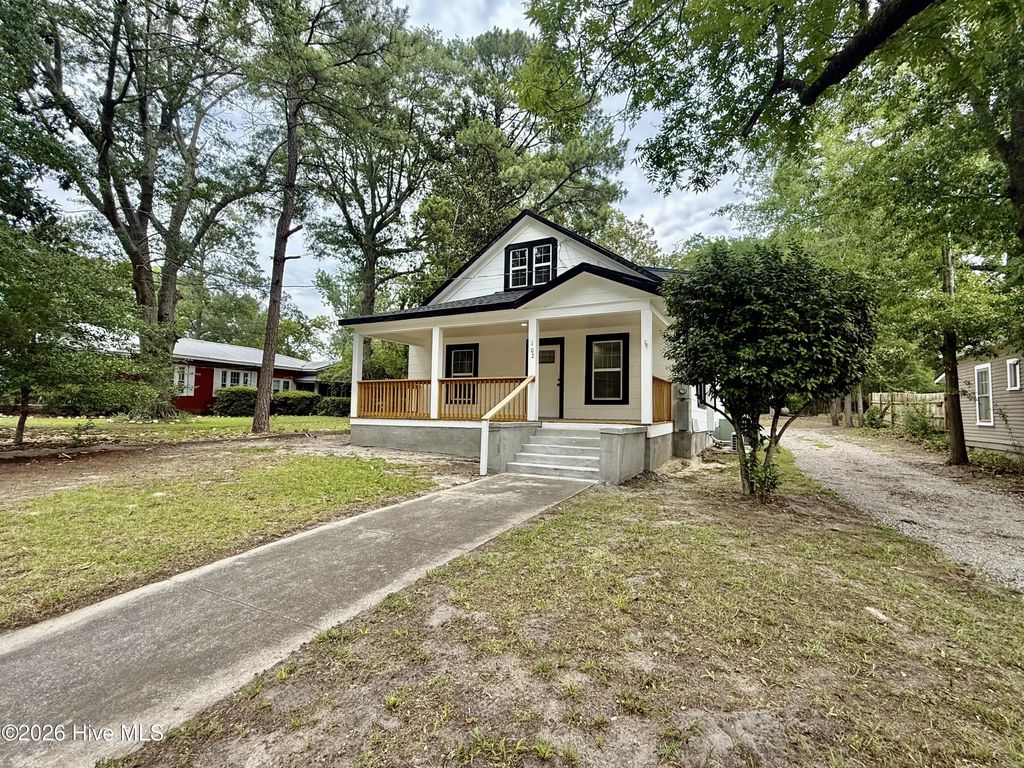 102 E Main Street, Ellerbe