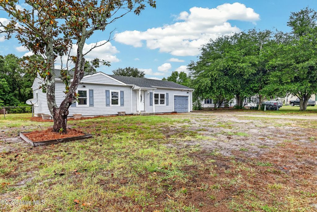 145 Ash Court, Hubert