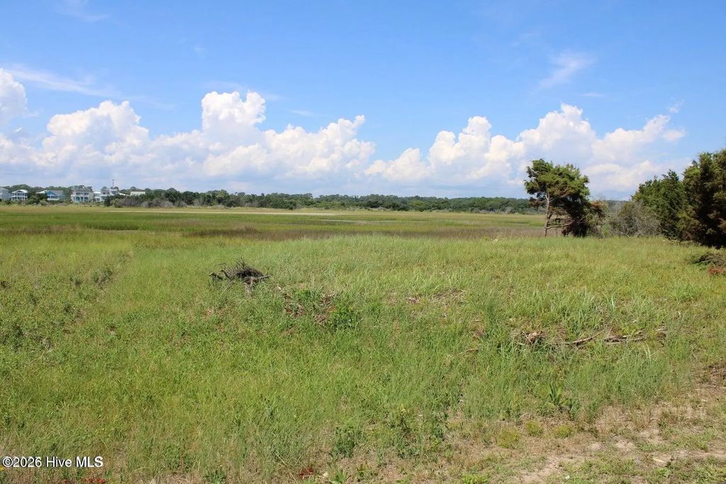 836 Ocean Boulevard W, Holden Beach