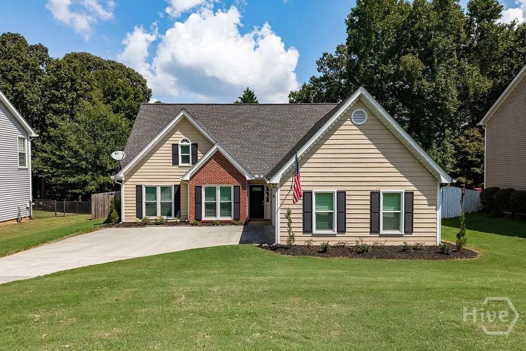 5685 Sugar Crossing Drive, Sugar Hill
