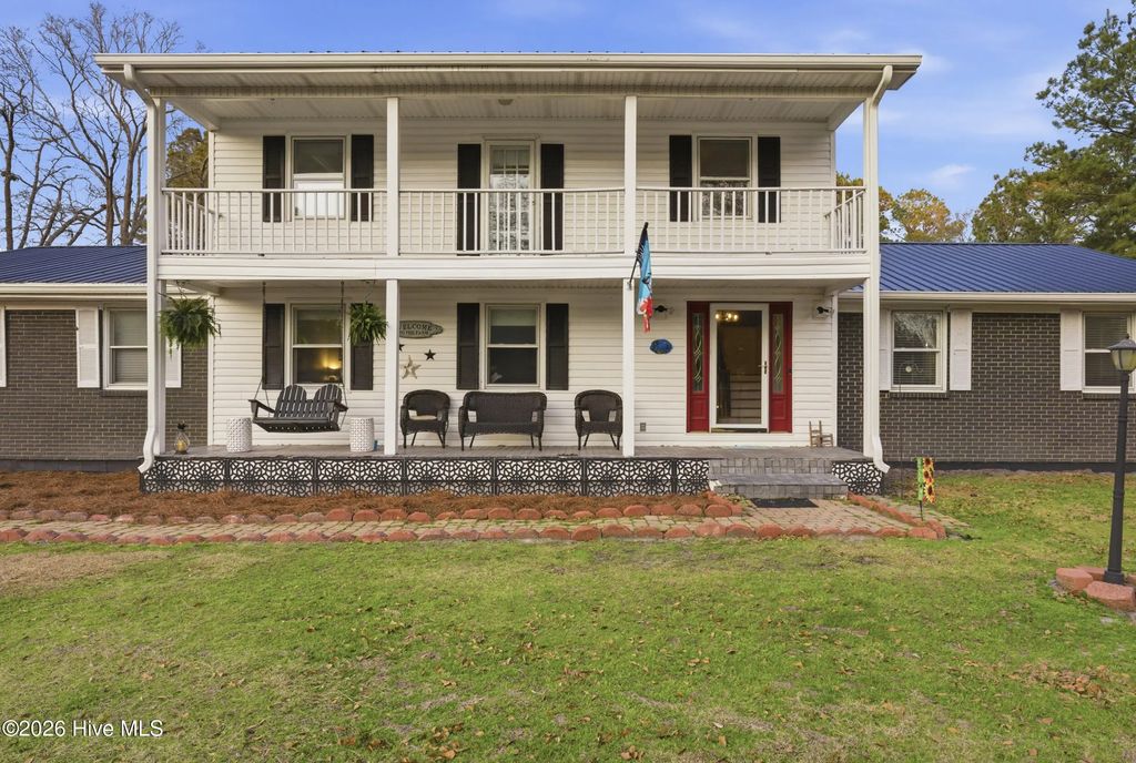 732 County Line Road, Roseboro