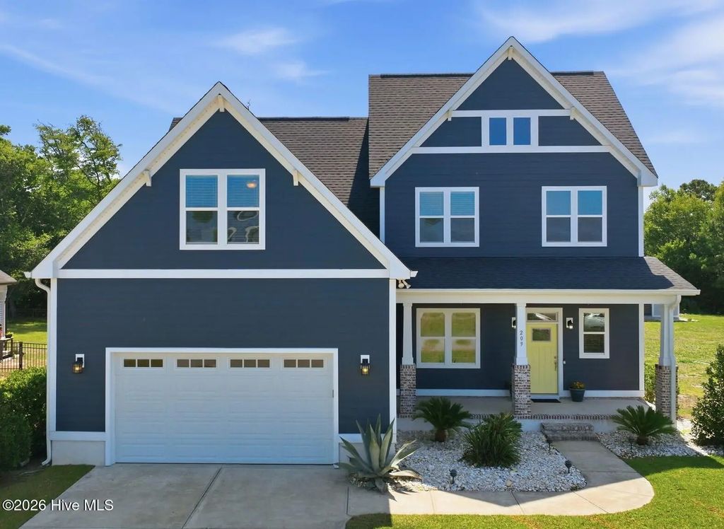 209 Bogue Carrier Court, Newport