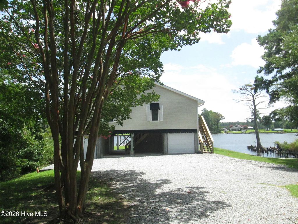 127 Waterside Drive, Bath