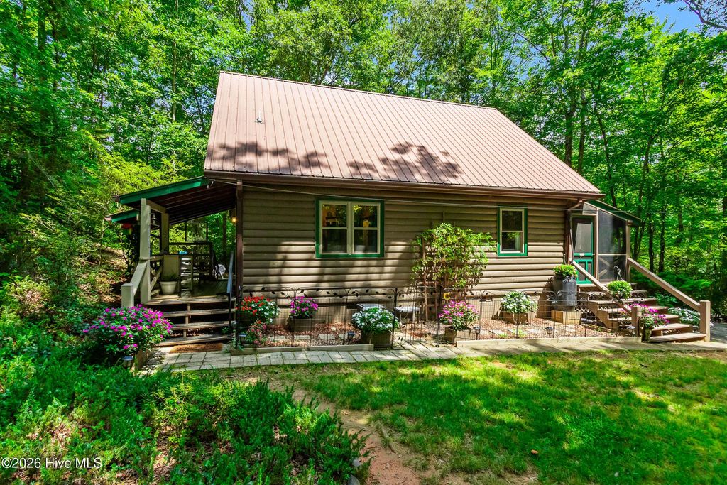 317 W Hills Drive, Murphy