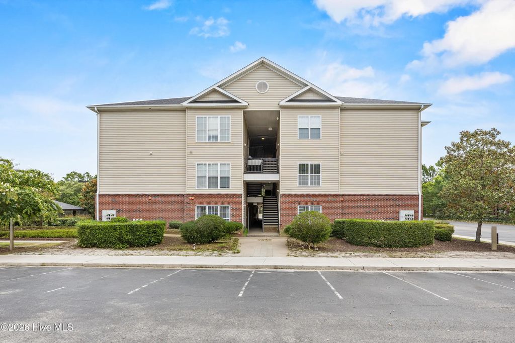 2827 Bloomfield Lane Unit 106, Wilmington