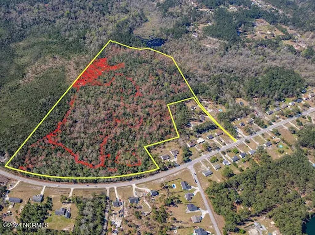 326 Sand Ridge Road, Hubert