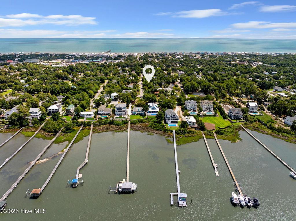 311 Lamroc Drive, Emerald Isle