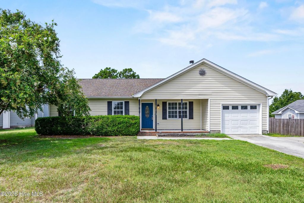 496 Sand Ridge Road, Hubert
