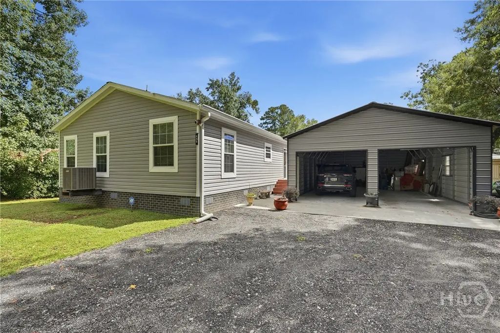 454 Pine Avenue, Midway