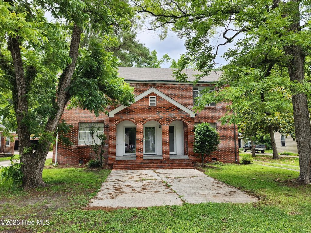 112 E Calhoun Street, Whiteville