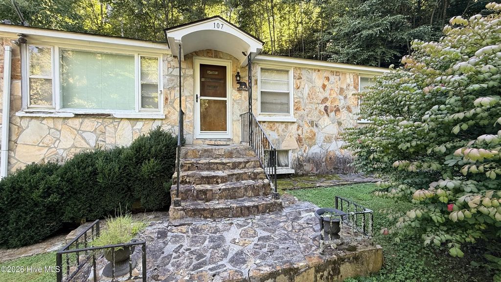 107 Cherokee Avenue, Andrews