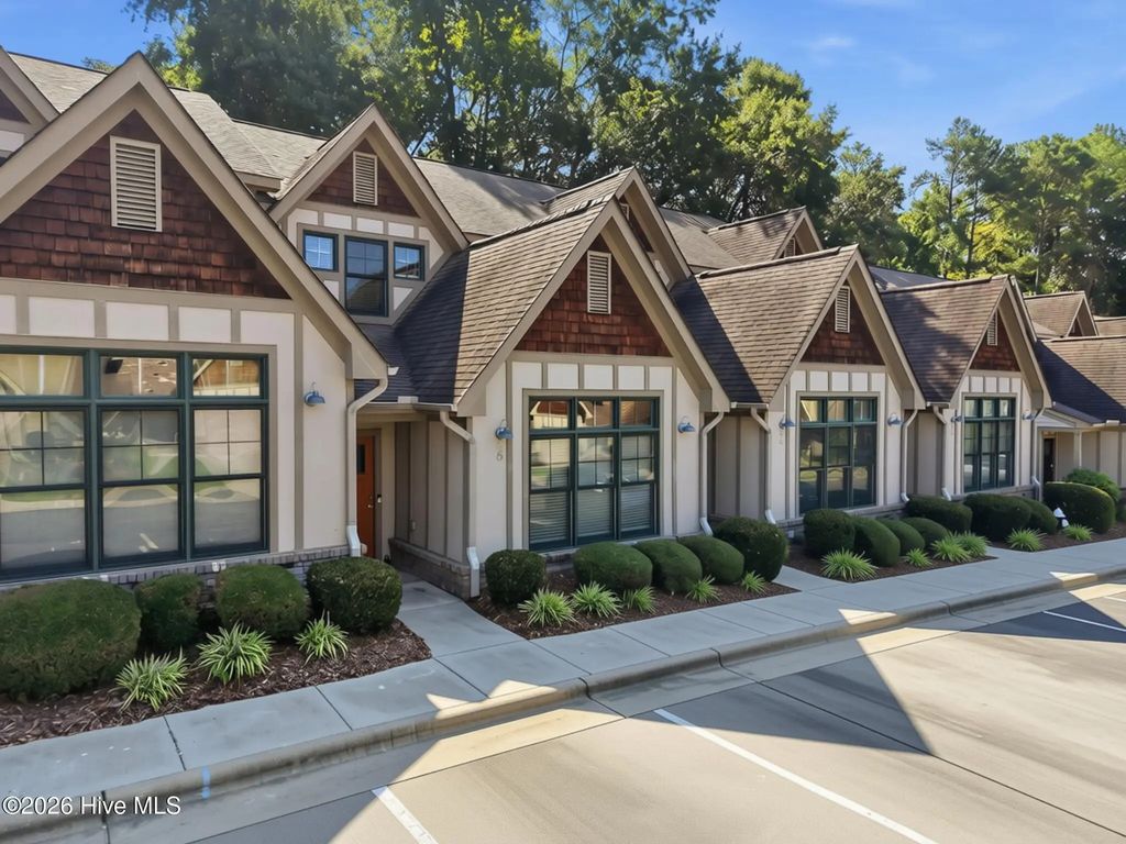 35 Elk Ridge Lane, Southern Pines