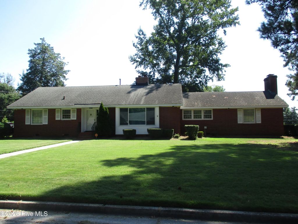 2201 Woodview Road, Kinston