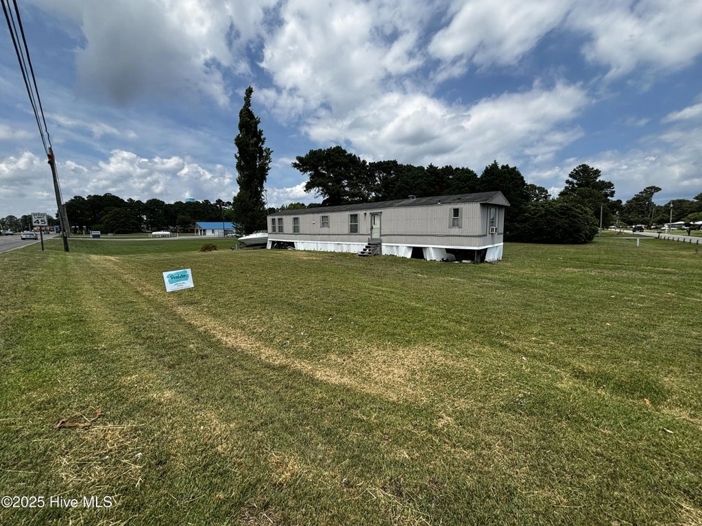 101 Edgewater Drive, Grandy