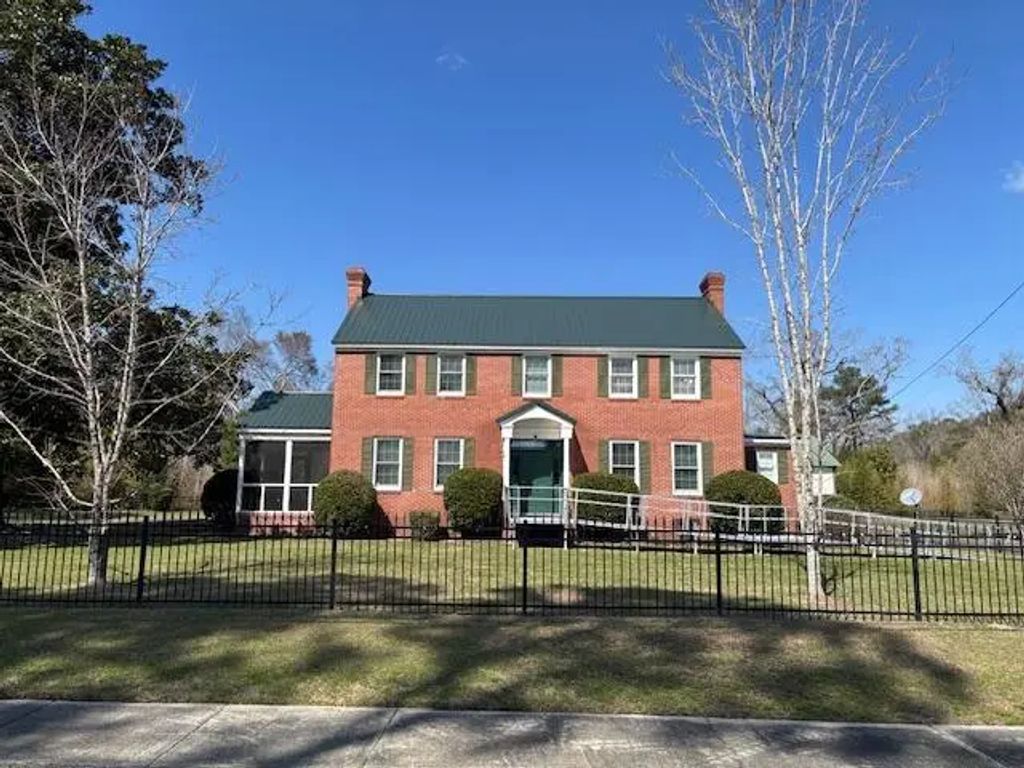 39 E Calhoun Street, Jefferson