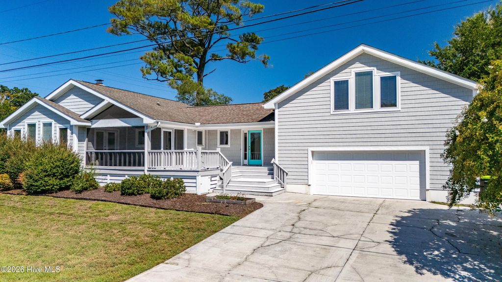 213 Mansfield Parkway, Morehead City