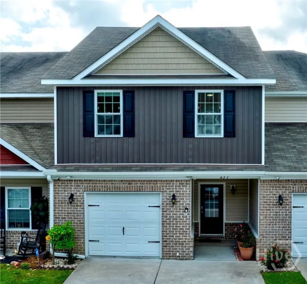437 Governor Treutlen Circle, Pooler
