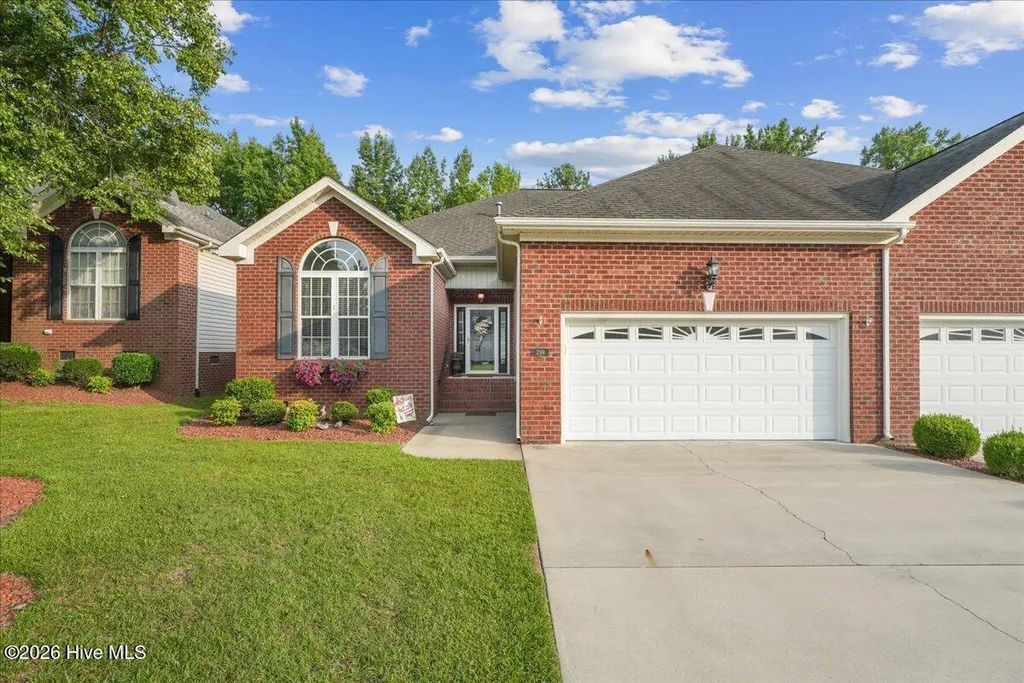 208 Commonsgate Drive, Goldsboro