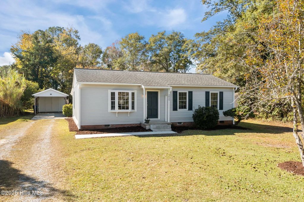 2859 Easy Street, Newport