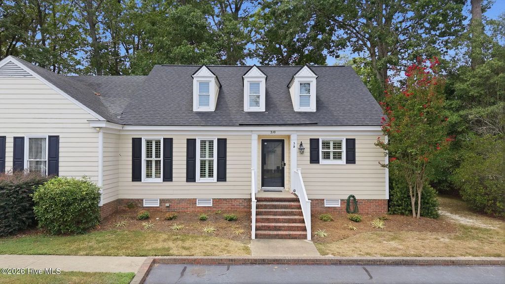 210 Hawthorne Lane W 5b, Wilson