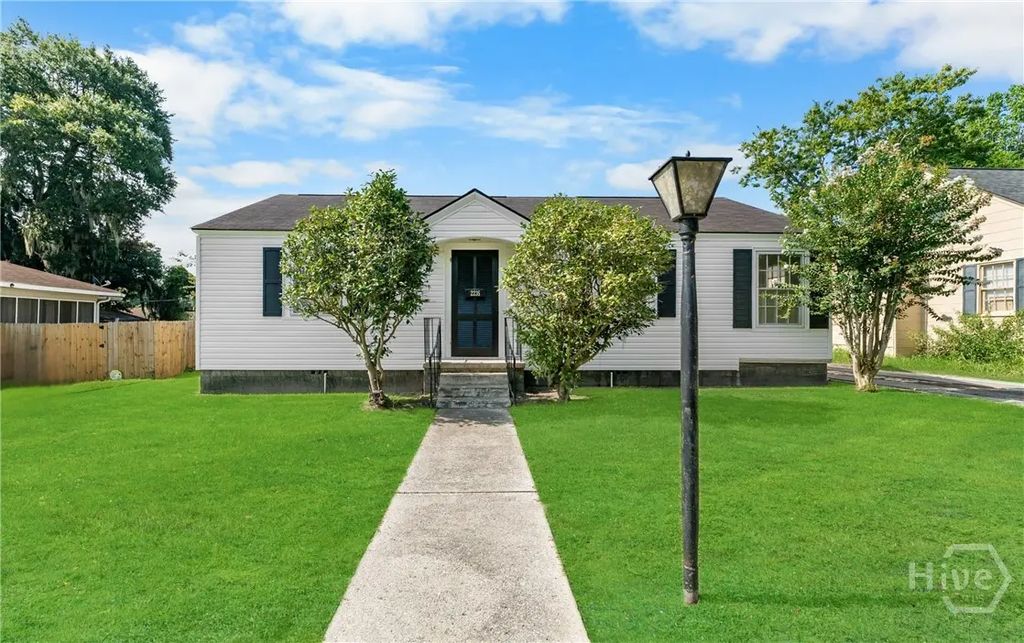 2235 E 41st Street, Savannah