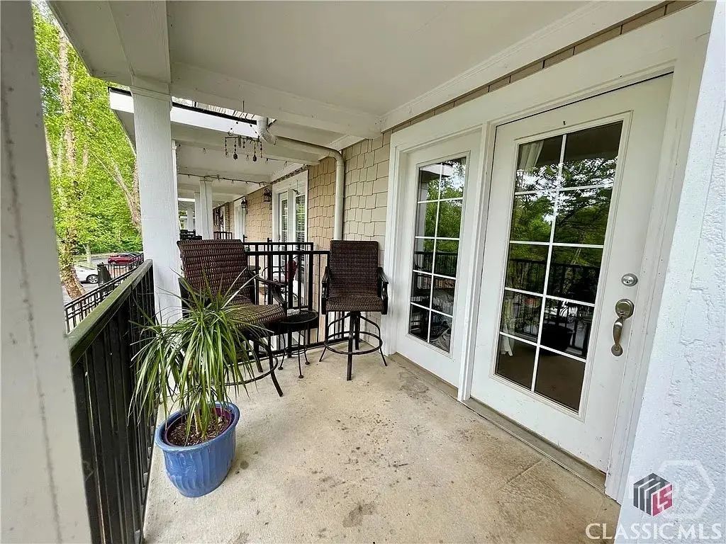 1035 Barnett Shoals Road 528, Athens