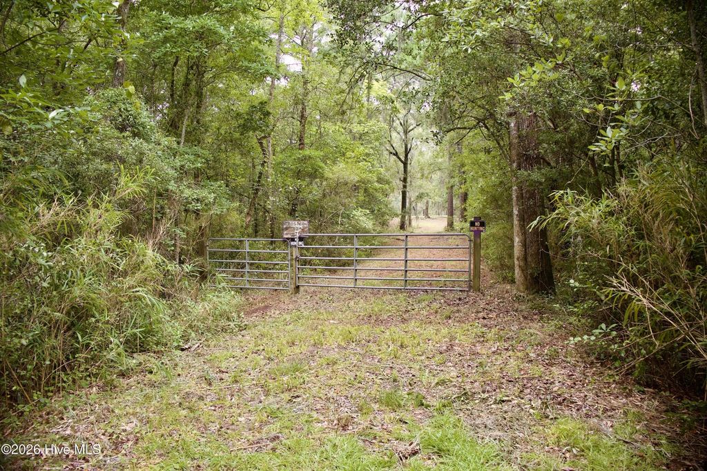 385 Sand Ridge Road, New Bern