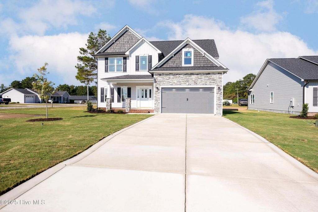 101 Sunny Acres Lane, Clinton