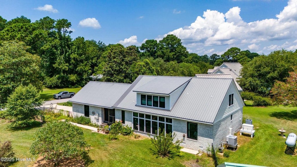 400 Ragan Road, Oriental