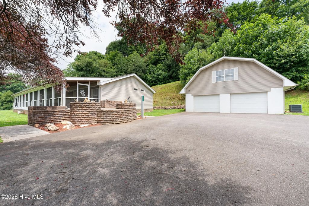 4122 Fairview Road, Andrews