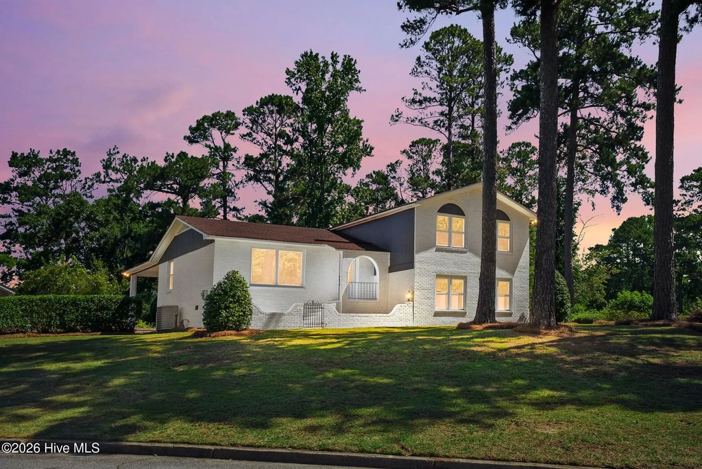 825 Brookfield Parkway, Martinez