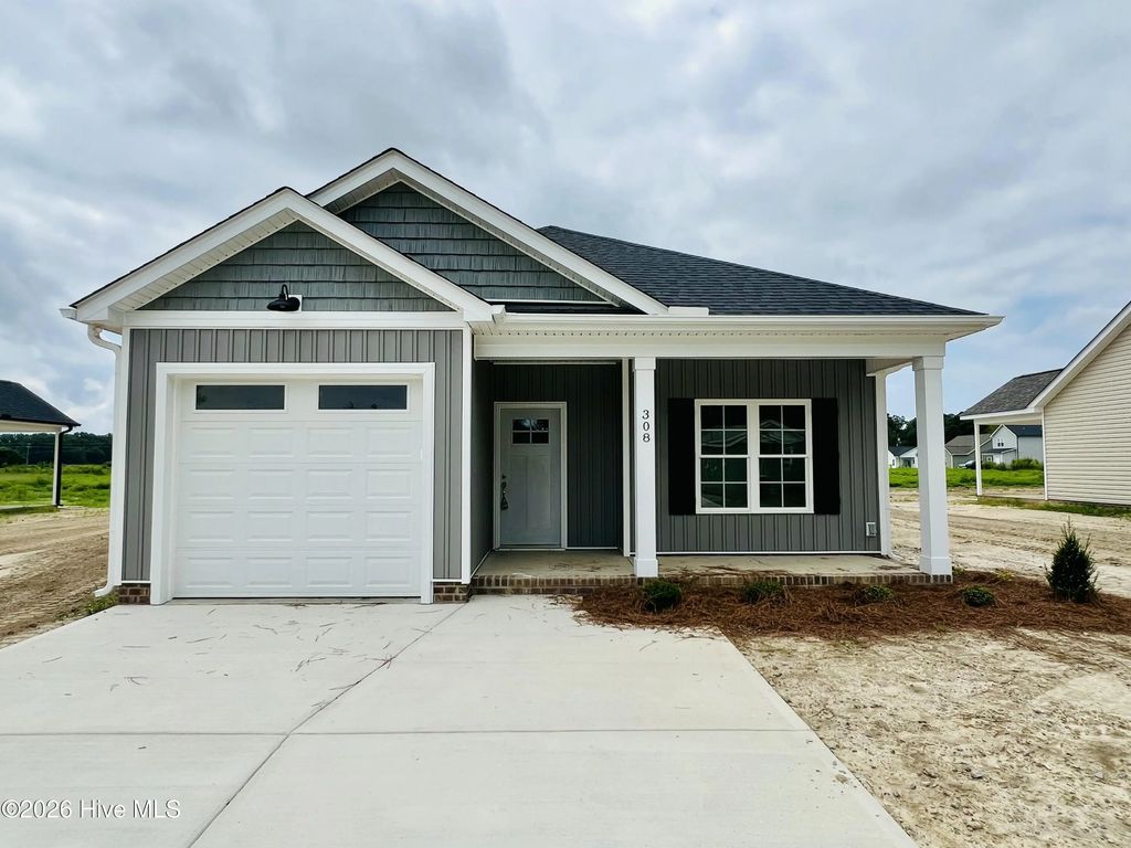 308 E Norwayne Alumni Way, Fremont