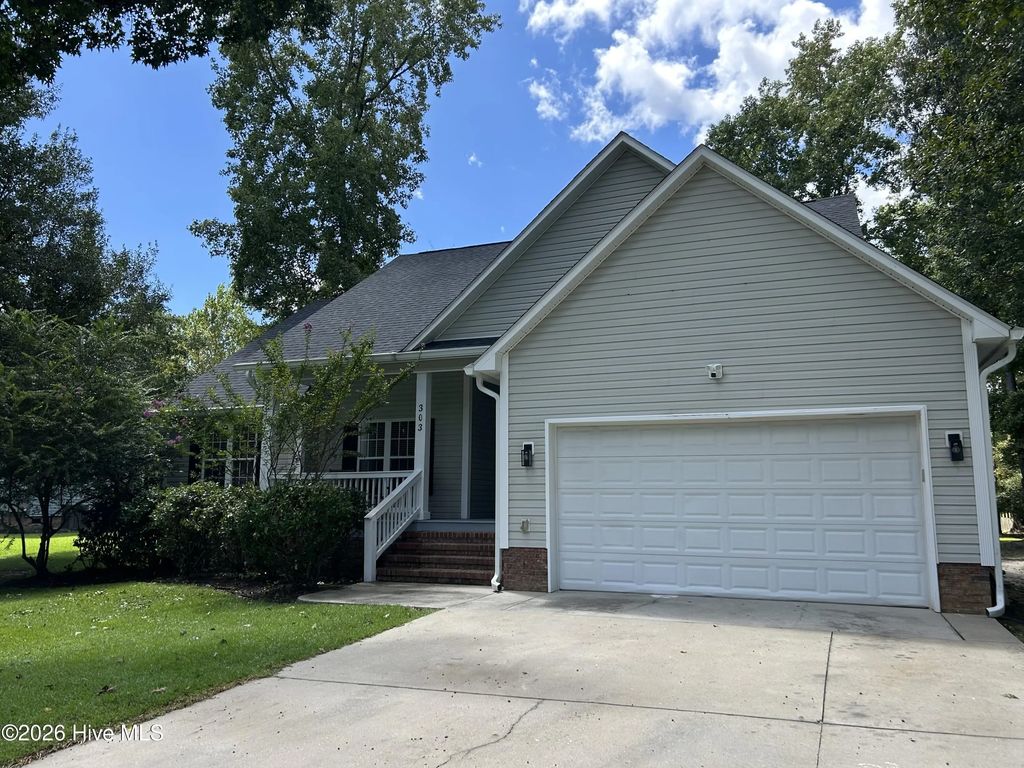 303 Oakmont Drive, Hampstead