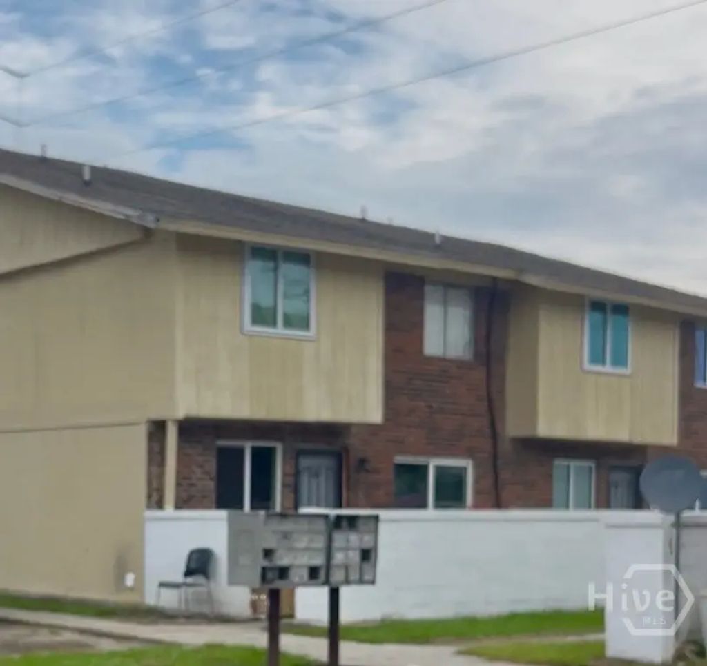 8 Lewis Drive B, Savannah